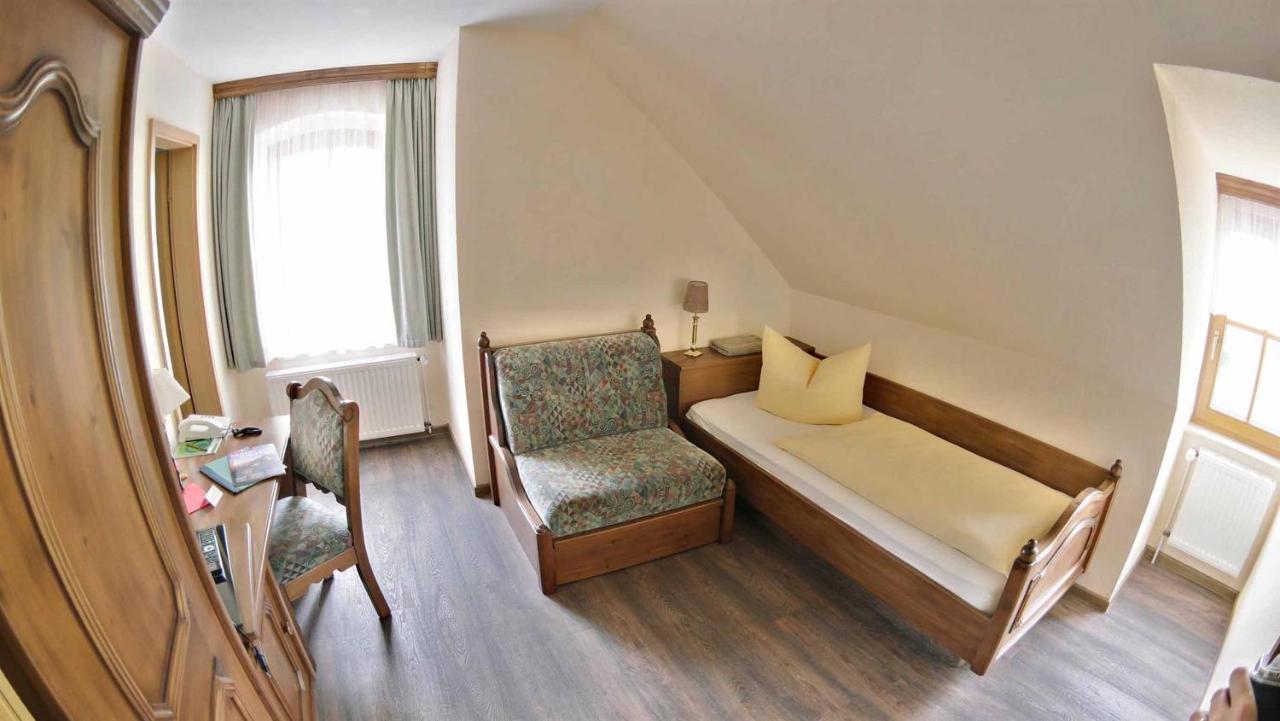 Hotel Und Restaurant Rittergut Kreipitzsch 나움부르크 외부 사진