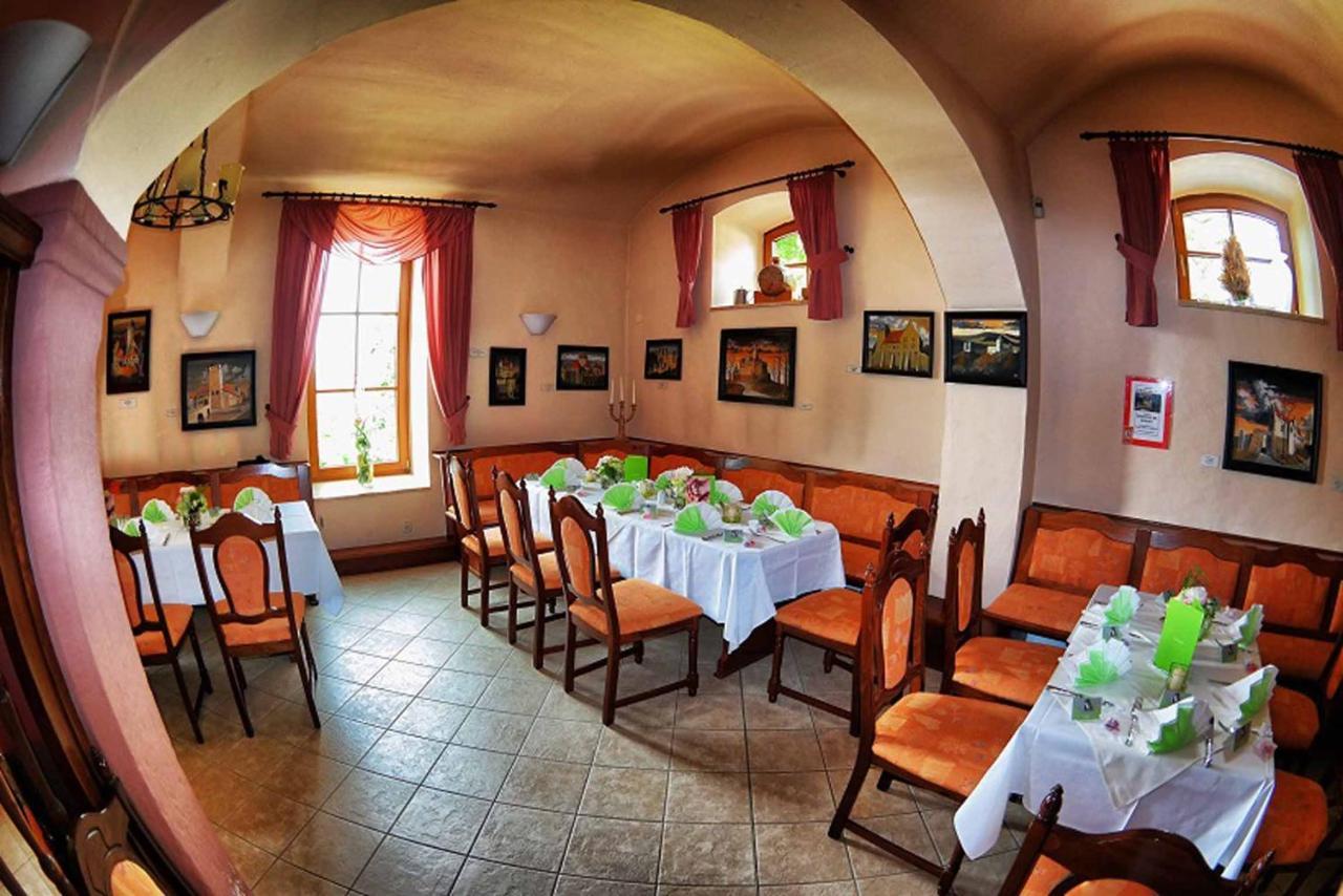 Hotel Und Restaurant Rittergut Kreipitzsch 나움부르크 외부 사진